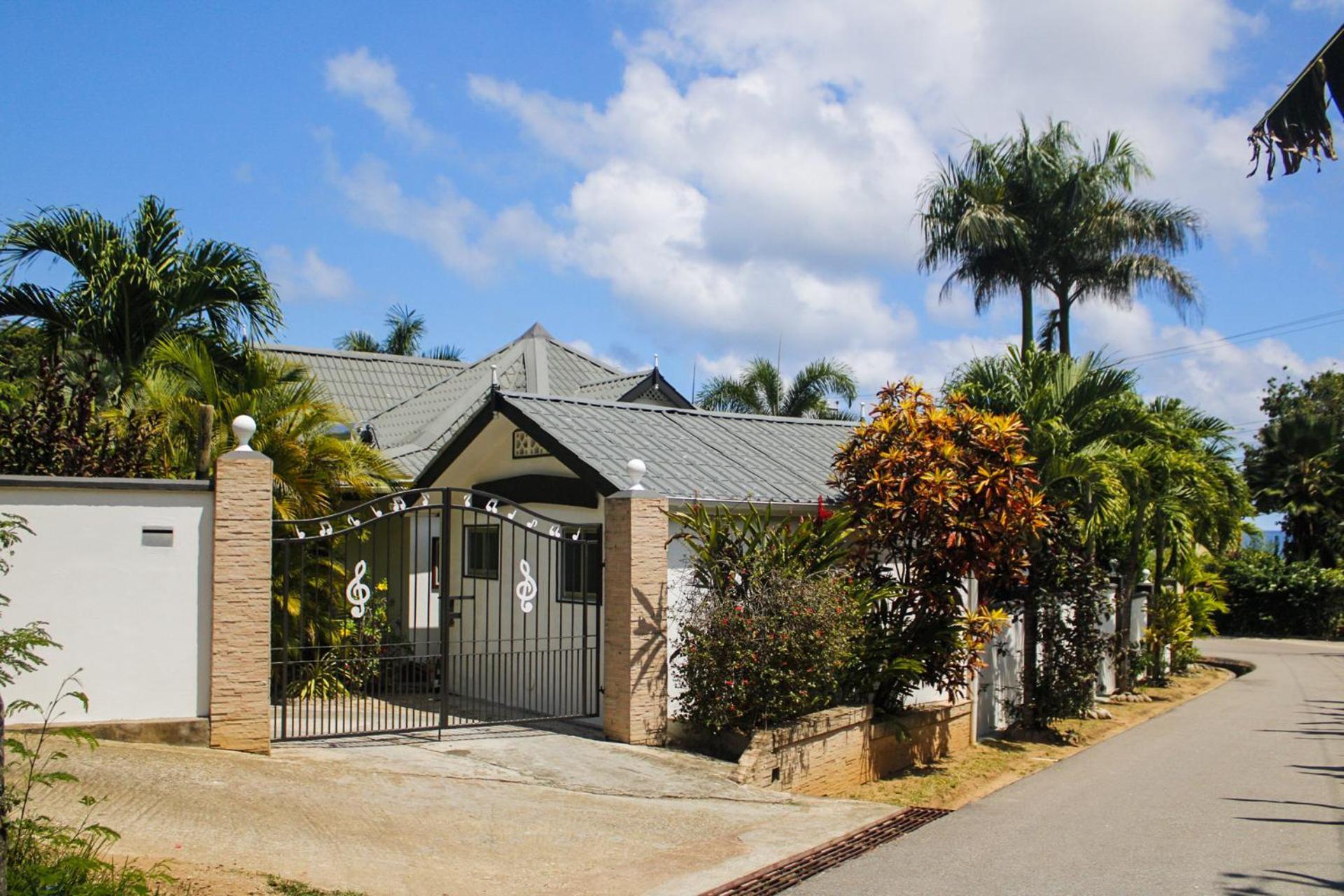 Nid'Aigle Lodge Baie Sainte Anne Ngoại thất bức ảnh